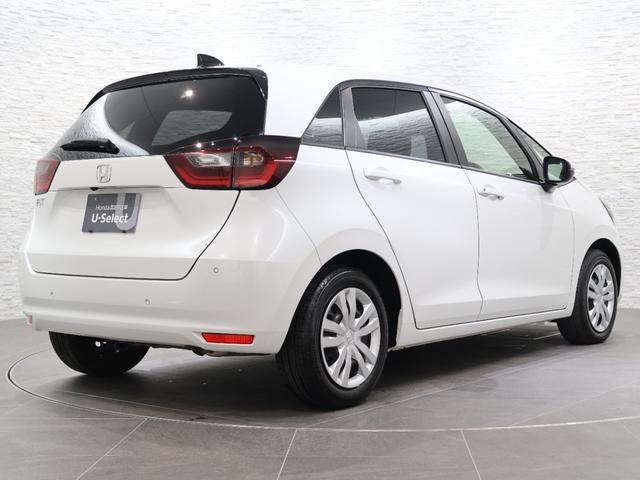 フィット ホーム　レンタアップ　社外ナビ　バックカメラ　パーキングセンサー　横滑り防止　ＥＴＣ　ＬＥＤライト　純正ＳＷ　スマートキー　記録簿　衝突軽減　リアカメラ　ソナー　ＵＳＢ接続　ＡＡＣ　サイドエアバック　スマキー（21枚目）