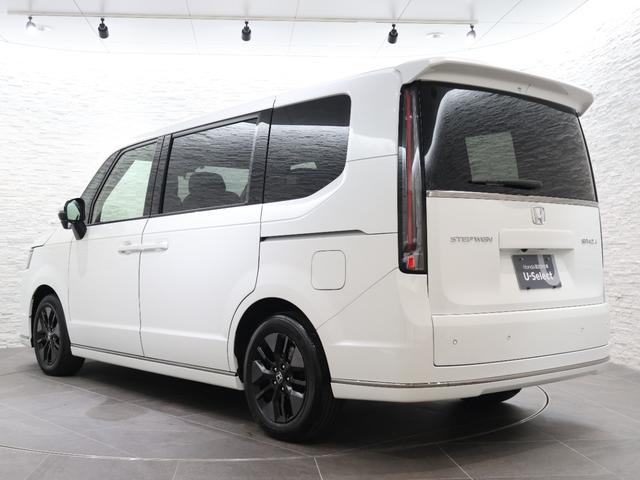 ステップワゴン スパーダ　レンタアップ　社外ナビ　バックカメラ　両側パワースライドドア　パワーテールゲート　ブラインドスポットインフォメーション　パーキングセンサー　ＥＴＣ　ＬＥＤライト　純正ＡＷ　スマートキー　ＷＡＣ　記録簿（30枚目）