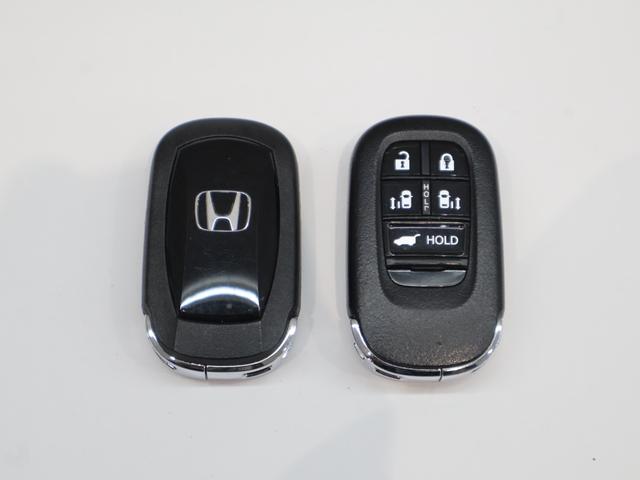 ステップワゴン ｅ：ＨＥＶスパーダ　レンタアップ　純正ナビ　バックカメラ　パワーテールゲート　ブラインドスポットインフォメーション　パーキングセンサー　ＥＴＣ　ＬＥＤライト　フォグ　純正ＡＷ　スマートキー　デュアルエアコン　ＥＳＣ（33枚目）