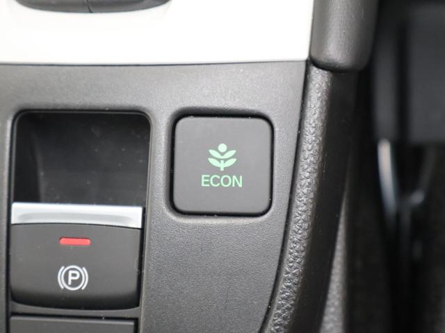 フィット ホーム レンタアップ 社外ナビ バックカメラ パーキングセンサー 横滑り防止 ETC LEDライト 純正SW スマートキー 記録簿 衝突軽減 リアカメラ ソナー USB接続 AAC サイドエアバック スマキー(10枚目)