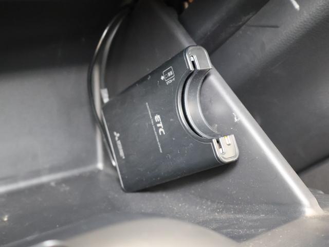 フィット ホーム レンタアップ 社外ナビ バックカメラ パーキングセンサー 横滑り防止 ETC LEDライト 純正SW スマートキー 記録簿 衝突軽減 リアカメラ ソナー USB接続 AAC サイドエアバック スマキー(13枚目)