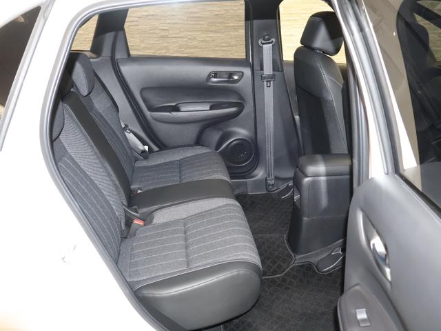 フィット ホーム レンタアップ 社外ナビ バックカメラ パーキングセンサー 横滑り防止 ETC LEDライト 純正SW スマートキー 記録簿 衝突軽減 リアカメラ ソナー USB接続 AAC サイドエアバック スマキー(15枚目)