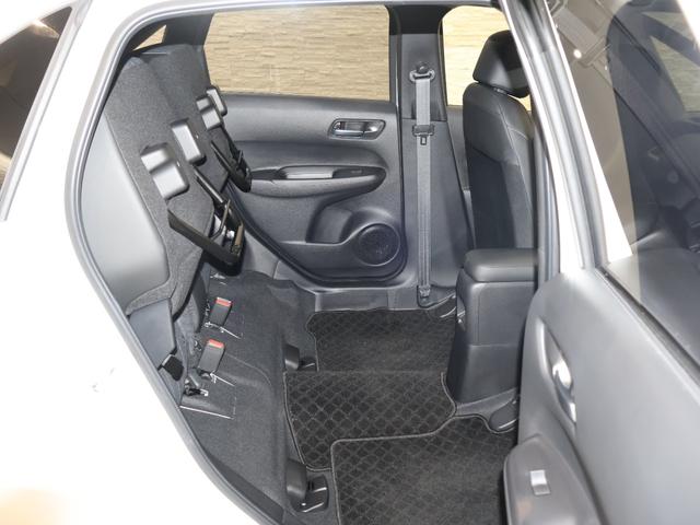 フィット ホーム レンタアップ 社外ナビ バックカメラ パーキングセンサー 横滑り防止 ETC LEDライト 純正SW スマートキー 記録簿 衝突軽減 リアカメラ ソナー USB接続 AAC サイドエアバック スマキー(16枚目)