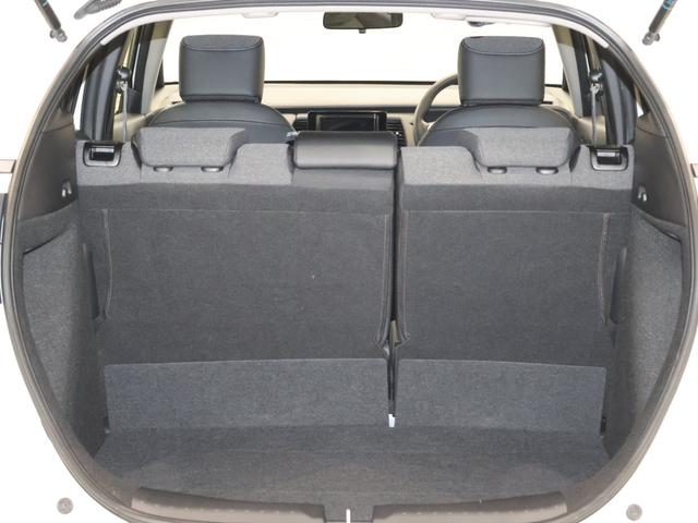 フィット ホーム レンタアップ 社外ナビ バックカメラ パーキングセンサー 横滑り防止 ETC LEDライト 純正SW スマートキー 記録簿 衝突軽減 リアカメラ ソナー USB接続 AAC サイドエアバック スマキー(17枚目)