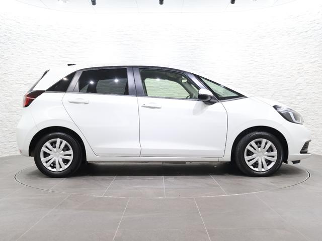 フィット ホーム レンタアップ 社外ナビ バックカメラ パーキングセンサー 横滑り防止 ETC LEDライト 純正SW スマートキー 記録簿 衝突軽減 リアカメラ ソナー USB接続 AAC サイドエアバック スマキー(21枚目)