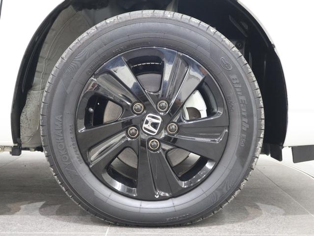 フリードハイブリッド ハイブリッド・Ｇブラックスタイル　レンタアップ　４ＷＤ　社外ナビ　バックカメラ　両側パワースライドドア　シートヒーター　ウォークスルー　ＥＴＣ　ＬＥＤライト　純正ＡＷ　スマートキー　衝突被害軽減システム　クルーズコントロール　ＵＳＢ（30枚目）