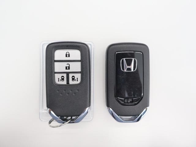 フリードハイブリッド ハイブリッド・Ｇブラックスタイル　レンタアップ　４ＷＤ　社外ナビ　バックカメラ　両側パワースライドドア　シートヒーター　ウォークスルー　ＥＴＣ　ＬＥＤライト　純正ＡＷ　スマートキー　衝突被害軽減システム　クルーズコントロール　ＵＳＢ（32枚目）