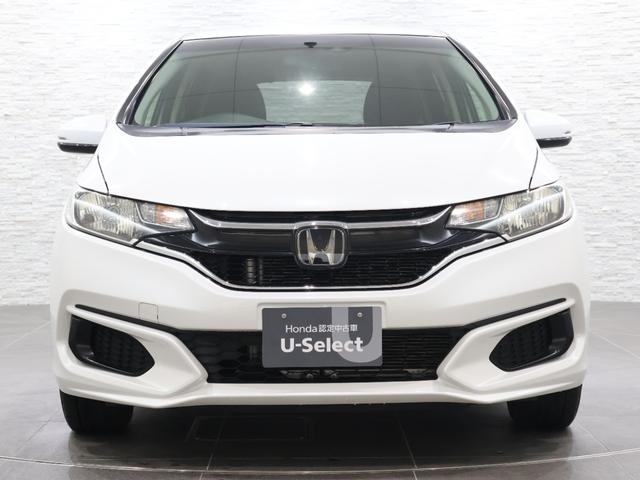 フィット １３Ｇ・Ｆ　雹損害　純正ナビ　バックカメラ　横滑り防止　アイドリングストップ　ＥＴＣ　ハロゲンライト　純正ＳＷ　スマートキー　リヤカメラ　アクティブクルーズ　コーナーセンサー　衝突被害軽減　イモビライザー　ＡＡＣ（19枚目）