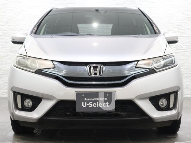 フィットハイブリッド Ｓパッケージ　純正ナビ　バックカメラ　クルーズコントロール　ＥＴＣ　ＬＥＤライト　フォグ　純正ＡＷ　スマートキー　点検記録簿　サイドエアバック　ワンセグテレビ　ＵＳＢ　ＶＳＡ　クルコン　イモビライザー　スマキー（17枚目）