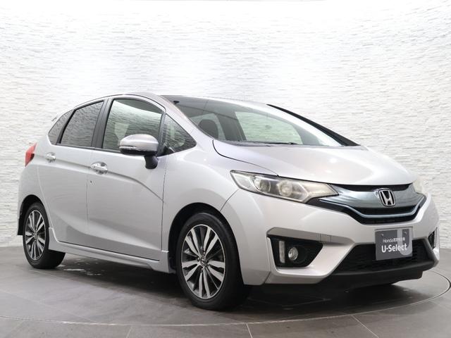 フィットハイブリッド Ｓパッケージ　純正ナビ　バックカメラ　クルーズコントロール　ＥＴＣ　ＬＥＤライト　フォグ　純正ＡＷ　スマートキー　点検記録簿　サイドエアバック　ワンセグテレビ　ＵＳＢ　ＶＳＡ　クルコン　イモビライザー　スマキー（18枚目）