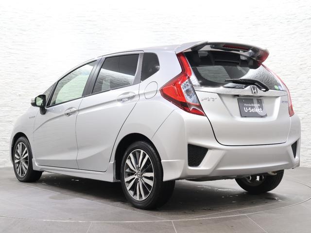 フィットハイブリッド Ｓパッケージ　純正ナビ　バックカメラ　クルーズコントロール　ＥＴＣ　ＬＥＤライト　フォグ　純正ＡＷ　スマートキー　点検記録簿　サイドエアバック　ワンセグテレビ　ＵＳＢ　ＶＳＡ　クルコン　イモビライザー　スマキー（22枚目）