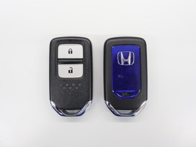 フィットハイブリッド Ｓパッケージ　純正ナビ　バックカメラ　クルーズコントロール　ＥＴＣ　ＬＥＤライト　フォグ　純正ＡＷ　スマートキー　点検記録簿　サイドエアバック　ワンセグテレビ　ＵＳＢ　ＶＳＡ　クルコン　イモビライザー　スマキー（27枚目）