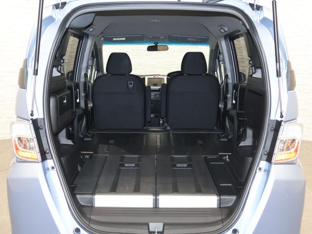 �Q��ڃV�[�g��|���ƁA�L�X�Ƃ������Q�b�W�X�y�[�X�����܂�܂��I�傫�ȉו��Ⓑ���ו����ȒP�Ɏ��[���邱�Ƃ��ł��܂��I