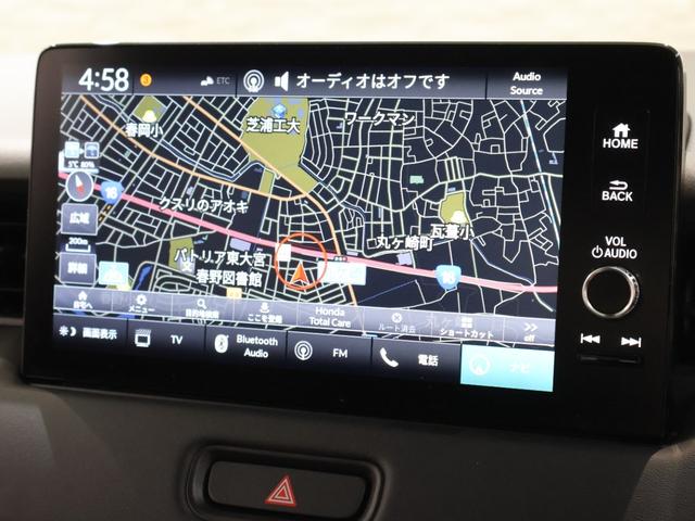 ヴェゼル ｅ：ＨＥＶＺ　純正ホンダコネクトディスプレイ　バックカメラ　ブラインドスポットインフォメーション　後席出庫サポート　パーキングセンサー　横滑り防止　ＥＴＣ　ＬＥＤライト　フォグ　純正ＡＷ　スマートキー　スマキ（7枚目）