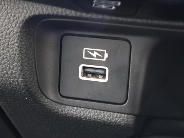 ヴェゼル ｅ：ＨＥＶＺ　純正ホンダコネクトディスプレイ　バックカメラ　ブラインドスポットインフォメーション　後席出庫サポート　パーキングセンサー　横滑り防止　ＥＴＣ　ＬＥＤライト　フォグ　純正ＡＷ　スマートキー　スマキ（14枚目）