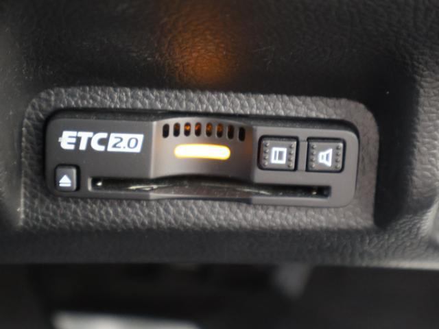 ヴェゼル ｅ：ＨＥＶＺ　純正ホンダコネクトディスプレイ　バックカメラ　ブラインドスポットインフォメーション　後席出庫サポート　パーキングセンサー　横滑り防止　ＥＴＣ　ＬＥＤライト　フォグ　純正ＡＷ　スマートキー　スマキ（15枚目）