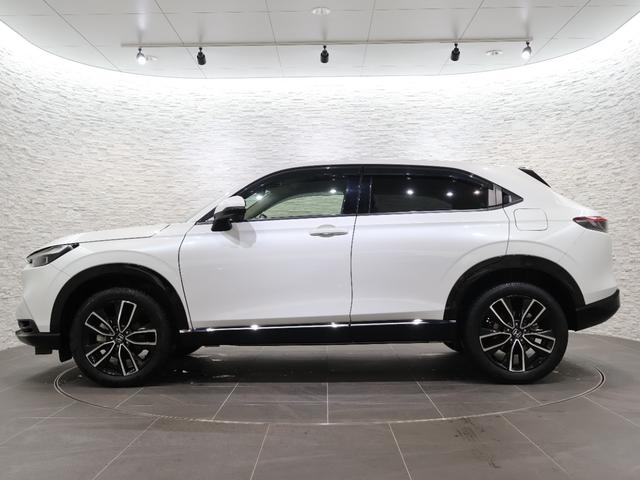 ヴェゼル ｅ：ＨＥＶＺ　純正ホンダコネクトディスプレイ　バックカメラ　ブラインドスポットインフォメーション　後席出庫サポート　パーキングセンサー　横滑り防止　ＥＴＣ　ＬＥＤライト　フォグ　純正ＡＷ　スマートキー　スマキ（28枚目）