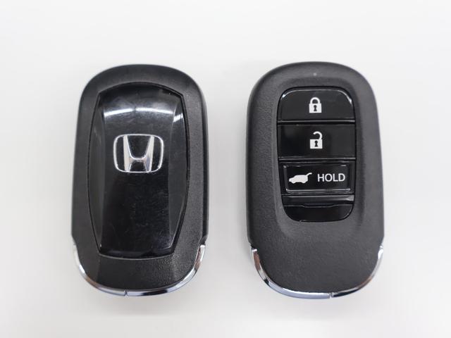 ヴェゼル ｅ：ＨＥＶＺ　純正ホンダコネクトディスプレイ　バックカメラ　ブラインドスポットインフォメーション　後席出庫サポート　パーキングセンサー　横滑り防止　ＥＴＣ　ＬＥＤライト　フォグ　純正ＡＷ　スマートキー　スマキ（33枚目）