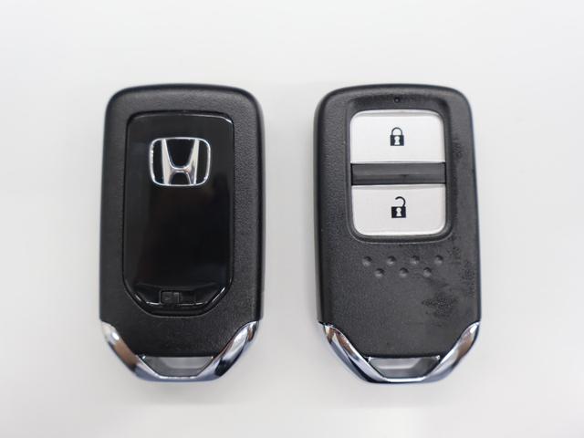 フィット ホーム　純正ナビ　バックカメラ　ホンダセンシング　パーキングセンサー　横滑り防止　ＥＴＣ　ＬＥＤライト　純正ＳＷ　スマートキー　衝突軽減ブレーキ　リアカメ　オートライト　クリアランスソナー　フルセグＴＶ（31枚目）