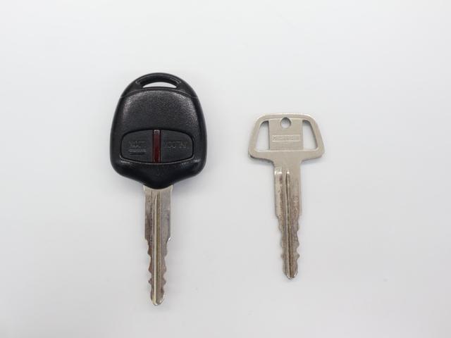 ｅＫワゴン ＭＸ　社外オーディオ　ＥＴＣ　ハロゲンライト　純正ＳＷ　キーレスキー　盗難防止システム　ＵＳＢ　キーレスエントリー　運転席エアバッグ　エアコン　パワーウィンドウ　パワーステアリング　ベンチシート　ＡＢＳ（23枚目）