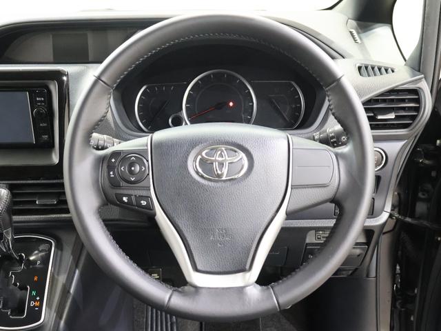 ヴォクシー ＺＳ　純正ナビ　バックカメラ　左側パワースライドドア　横滑り防止　ＥＴＣ　ＬＥＤライト　フォグ　純正ＡＷ　スマートキー　地デジ　盗難防止システム　オートエアコン　ダブルエアバッグ　ＤＶＤ再生可　ナビＴＶ（6枚目）