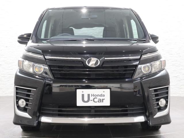 ヴォクシー ＺＳ　純正ナビ　バックカメラ　左側パワースライドドア　横滑り防止　ＥＴＣ　ＬＥＤライト　フォグ　純正ＡＷ　スマートキー　地デジ　盗難防止システム　オートエアコン　ダブルエアバッグ　ＤＶＤ再生可　ナビＴＶ（18枚目）