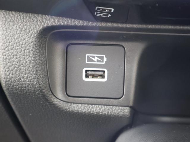 ヴェゼル ｅ：ＨＥＶＺ　純正ホンダコネクトディスプレイ　マルチビューカメラ　ホンダセンシング　ブラインドスポットインフォメーション　パーキングセンサー　横滑り防止　ＥＴＣ　ＬＥＤライト　フォグ　純正ＡＷ　スマートキー　スマキ（13枚目）