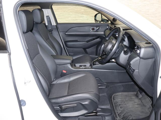 ヴェゼル ｅ：ＨＥＶＺ　純正ホンダコネクトディスプレイ　マルチビューカメラ　ホンダセンシング　ブラインドスポットインフォメーション　パーキングセンサー　横滑り防止　ＥＴＣ　ＬＥＤライト　フォグ　純正ＡＷ　スマートキー　スマキ（16枚目）