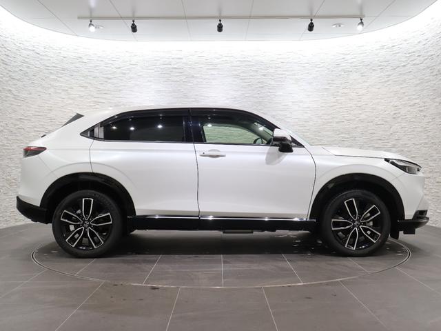 ヴェゼル ｅ：ＨＥＶＺ　純正ホンダコネクトディスプレイ　マルチビューカメラ　ホンダセンシング　ブラインドスポットインフォメーション　パーキングセンサー　横滑り防止　ＥＴＣ　ＬＥＤライト　フォグ　純正ＡＷ　スマートキー　スマキ（23枚目）