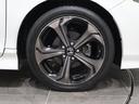 純正のアルミホイールが足元を飾ります! タイヤサイズは 225/45R18になります。