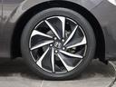 純正のアルミホイールが足元を飾ります!タイヤサイズは215/50R17になります。