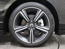 純正のアルミホイールが足元を飾ります!タイヤサイズは235/45R18になります。