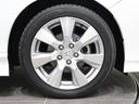 純正のアルミホイールが足元を飾ります!タイヤサイズは215/50R17になります。