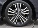 純正のアルミホイールが足元を飾ります!タイヤサイズは225/45R18になります。