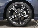 純正のアルミホイールが足元を飾ります!タイヤサイズは235/45R18になります。