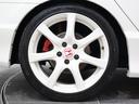 純正のアルミホイールが足元を飾ります!タイヤサイズは 225/40R18 になります。