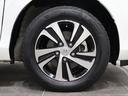 純正のアルミホイールが足元を飾ります!タイヤサイズは185/65R15になります。