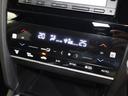 フルオートエアコンが装備されています!お好みの温度設定をするだけでエアコンの風量やモードの切り替えを自動でコントロールしてくれます!ユーザーの操作が少なく燃費走行にもつながります!