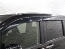 オプションのドアバイザーが装備!!タバコ・ペットなどの臭いが室内にこもるのが嫌な方、換気機能はもちろんのこと降雨時にも少しだけ窓を開けておくことが可能です!