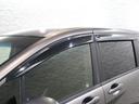 オプションのドアバイザーが装備!!タバコ・ペットなどの臭いが室内にこもるのが嫌な方、換気機能はもちろんのこと降雨時にも少しだけ窓を開けておくことが可能です!