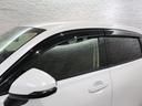 オプションのドアバイザーが装備!!タバコ・ペットなどの臭いが室内にこもるのが嫌な方、換気機能はもちろんのこと降雨時にも少しだけ窓を開けておくことが可能です!