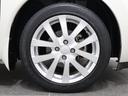 社外のアルミホイールが足元を飾ります!タイヤサイズは185/65R15になります。