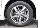 純正のアルミホイールが足元を飾ります!タイヤサイズは195/60R16になります。