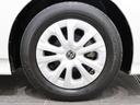 純正のホイールキャップが足元を飾ります!タイヤサイズは195/65R15になります。