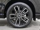 純正のアルミホイールが足元を飾ります!タイヤサイズは225/50R18になります。