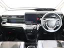 操作性に優れた運転席となります!小物入れや各ボタンの配置にこだわり、使いやすいです!座り心地もよく視認性も良好なのでロングドライブもお任せ下さい!