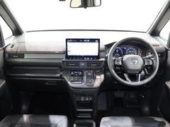 操作性に優れた運転席となります！小物入れや各ボタンの配置にこだわり、使いやすいです！座り心地もよく視認性も良好なのでロングドライブもお任せ下さい！ 5