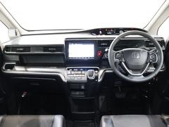 操作性に優れた運転席となります！小物入れや各ボタンの配置にこだわり、使いやすいです！座り心地もよく視認性も良好なのでロングドライブもお任せ下さい！ 5