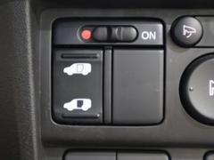 ��¦�ѥ���饤�ɥɥ��դǡ����߹����ɻߵ�ǽ�ˤ�ꤪ���ͤξ��ߤ��¿������⡦�ֳ��Υɥ��ϥ�ɥ뤫��Ϥ������Τ��ȱ�ž�ʥ����å����⥳�󥭡�����Ⳬ������ǽ�����������������ȤʤäƤ���ޤ��� 6