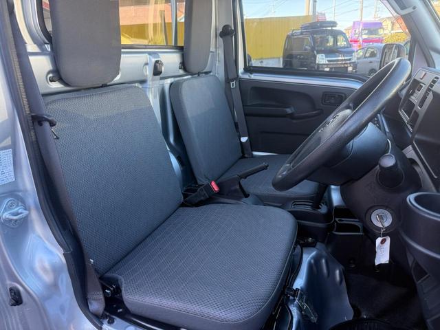 ハイゼットトラック スタンダード　４ＷＤ／プレミアプラチナ保証１年付／ＧＭＴオリジナルフルエアロ／新品ＢＡＤＸ　ロクサーニマルチフォルケッタ１６インチ／ライトレベライザー／整備記録簿３枚付（32枚目）